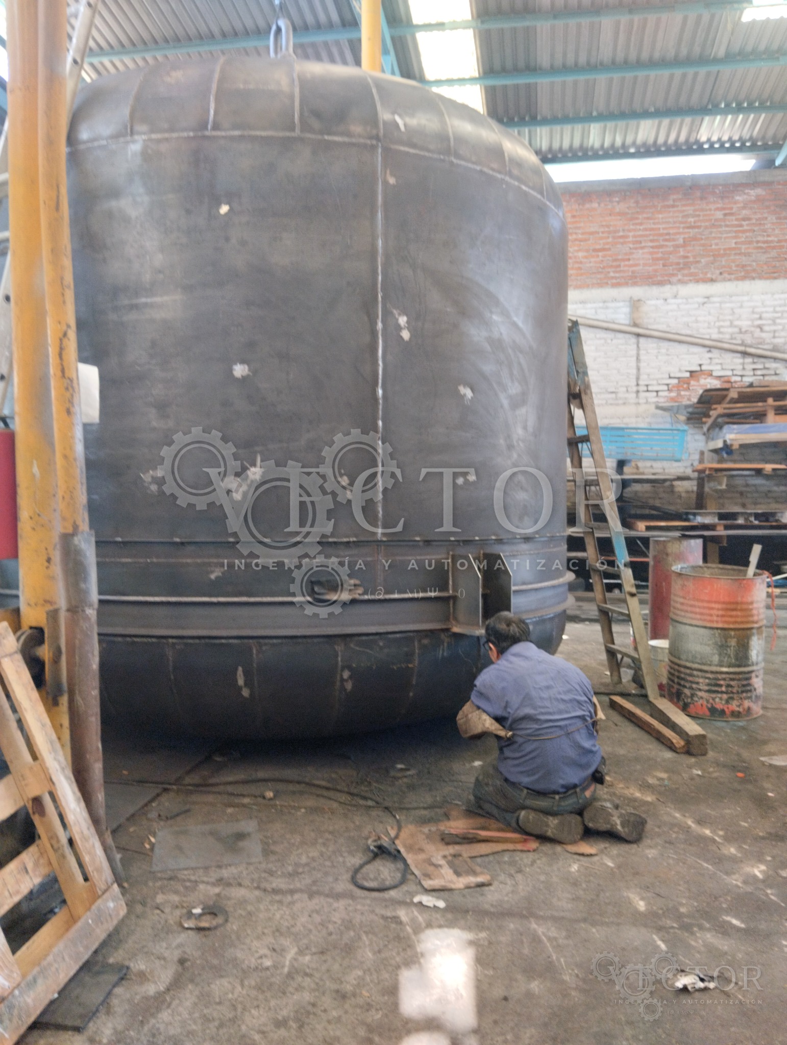 Diseño y Fabricación de destilador de Alterno para 20 mil Lts